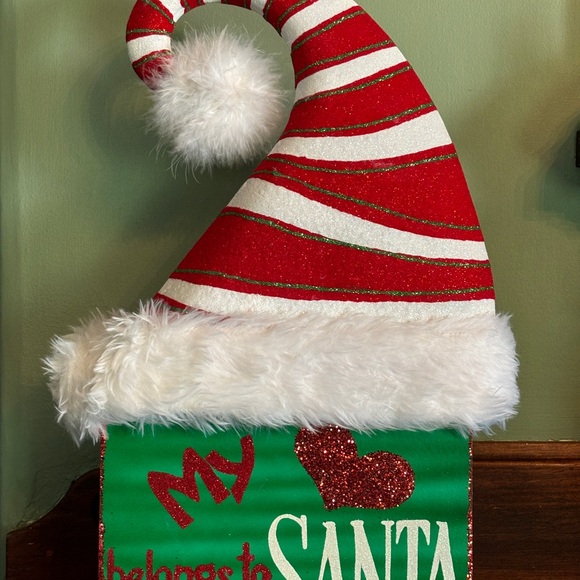 2014 Pier One My Heart Belongs to Santa Decoration - Picture 2 of 15